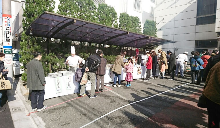 西荻窪・こけし屋の朝市