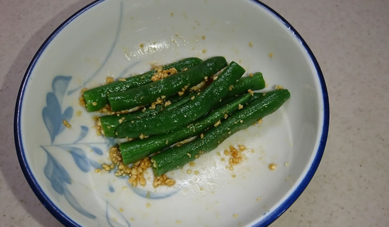 いんげんのピーナッツ和え