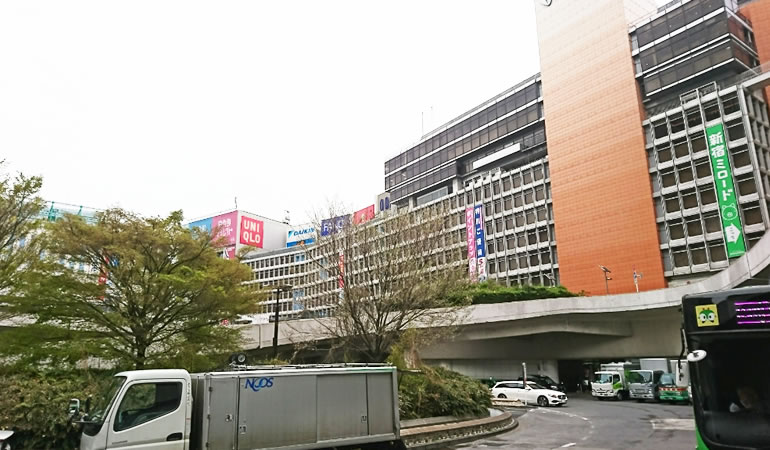 新宿駅西口