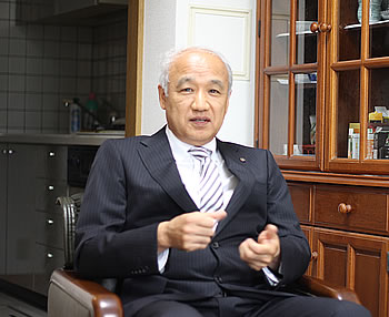 行政書士瓜生和彦です。杉並区、練馬区、中野区、武蔵野市を中心として東京都全域で、離婚、相続、遺言、公正証書などを中止として活動しております。