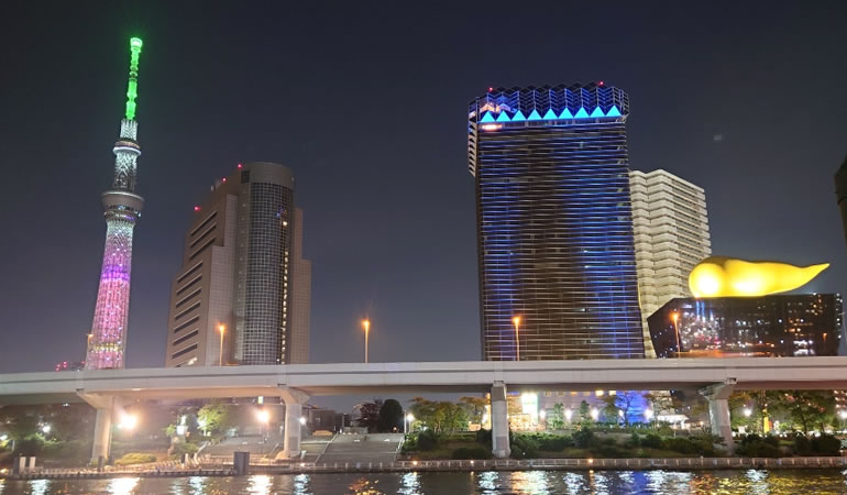 夜のスカイツリー